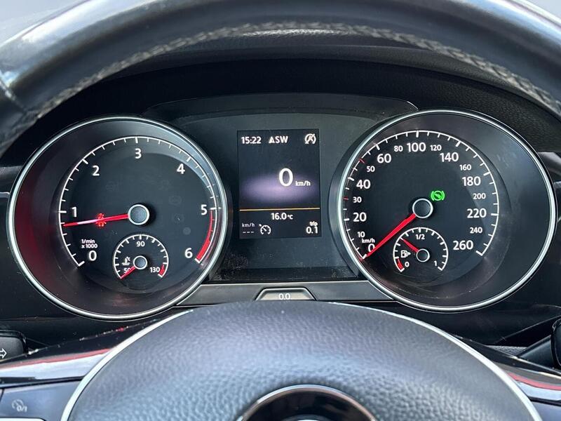 Volkswagen Golf Sportsvan vaihtoauto