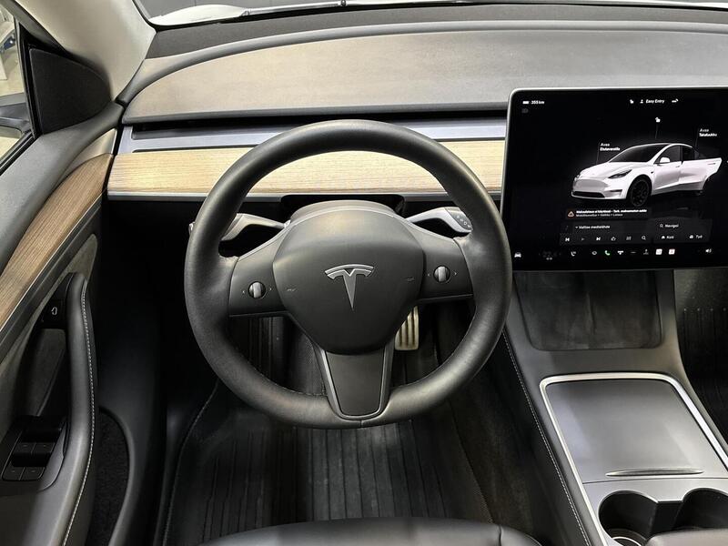 Tesla Model Y vaihtoauto