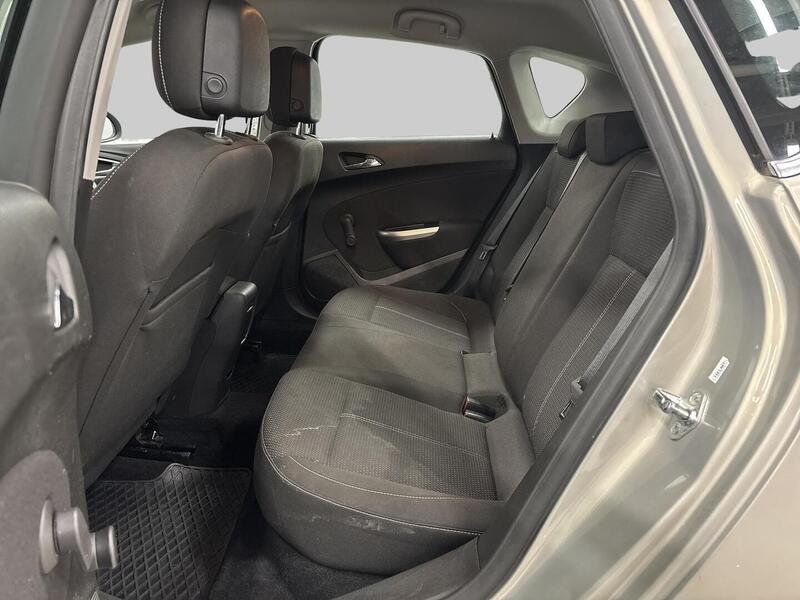 Opel Astra vaihtoauto