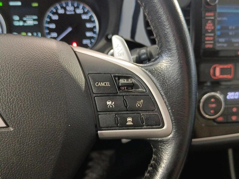 Mitsubishi Outlander PHEV vaihtoauto