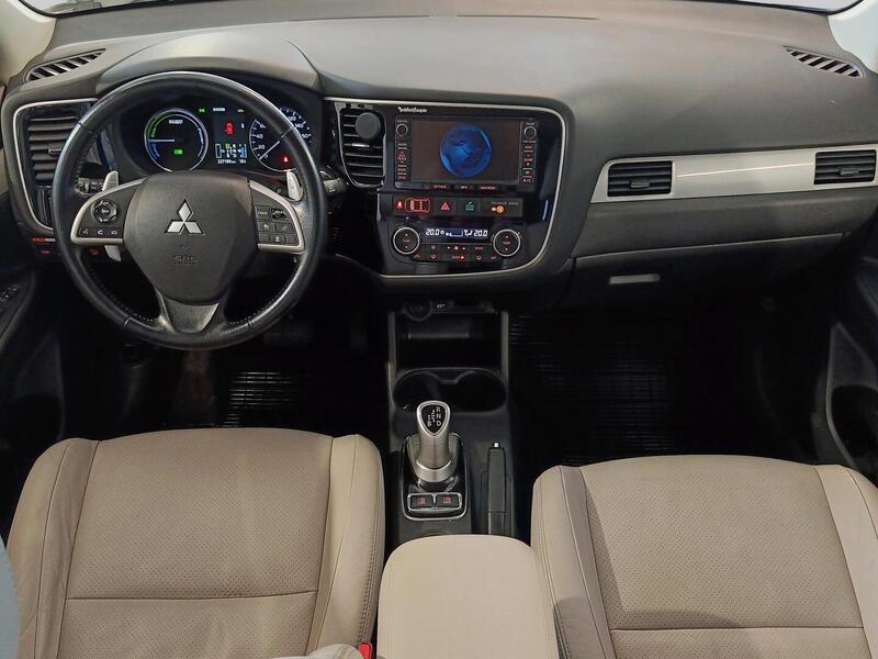 Mitsubishi Outlander PHEV vaihtoauto