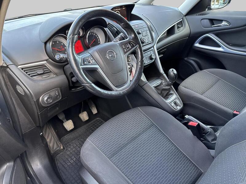 Opel Zafira Tourer vaihtoauto