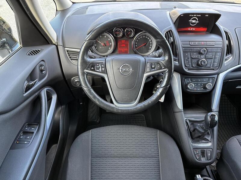 Opel Zafira Tourer vaihtoauto