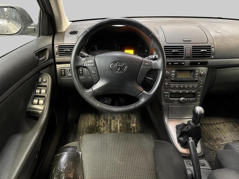 Toyota Avensis vaihtoauto