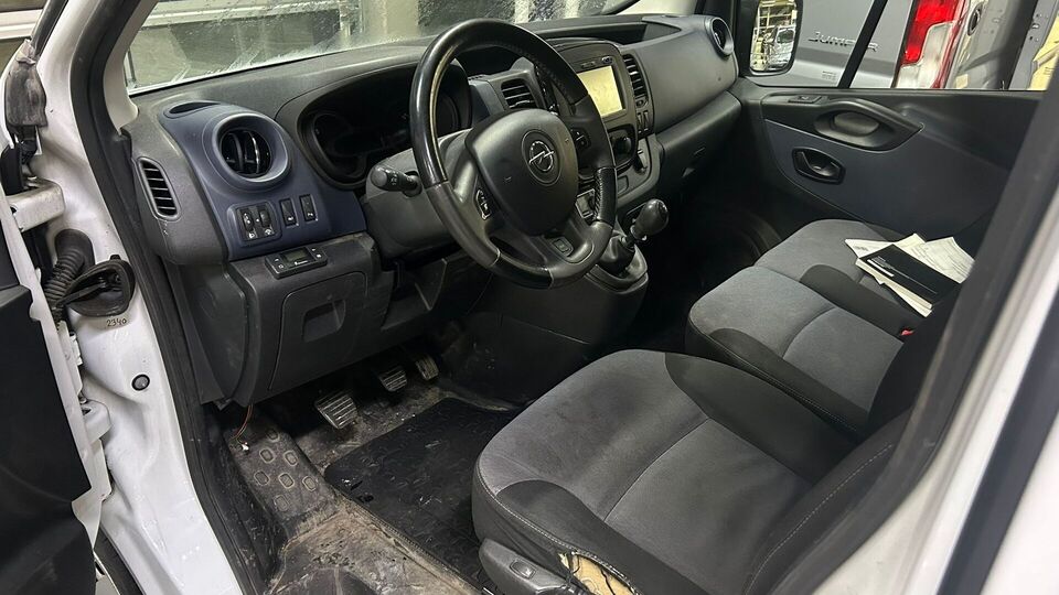 Opel Vivaro vaihtoauto