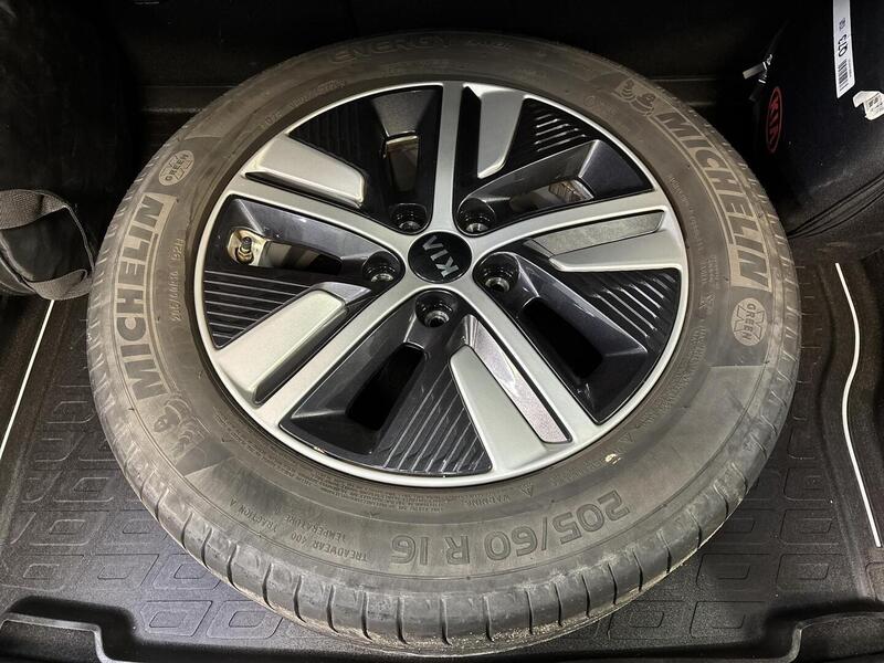 Kia Niro plug-in vaihtoauto