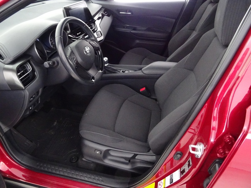 Toyota C-HR vaihtoauto