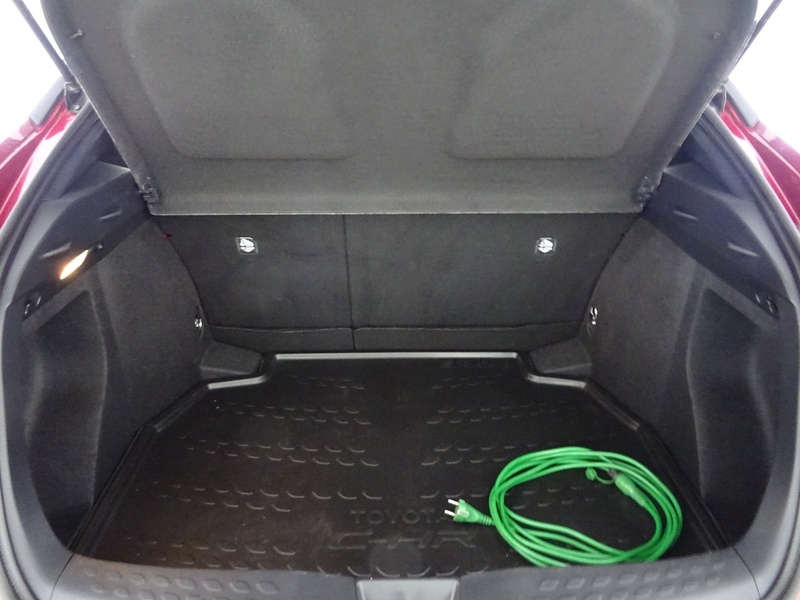 Toyota C-HR vaihtoauto