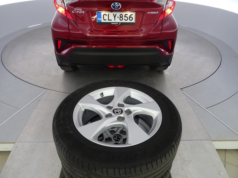 Toyota C-HR vaihtoauto