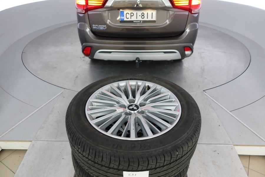 Mitsubishi Outlander PHEV vaihtoauto