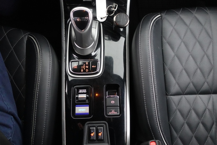 Mitsubishi Outlander PHEV vaihtoauto