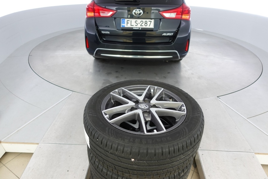 Toyota Auris vaihtoauto