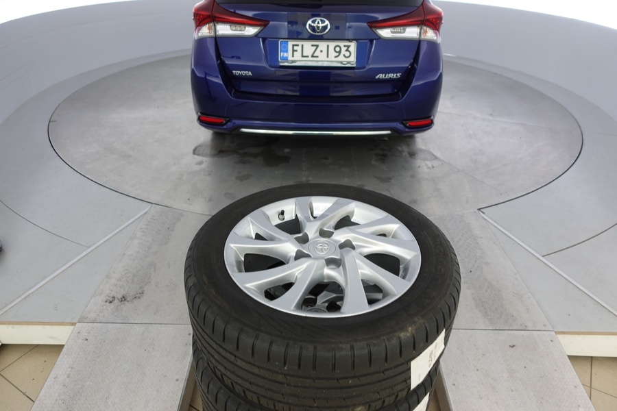 Toyota Auris vaihtoauto