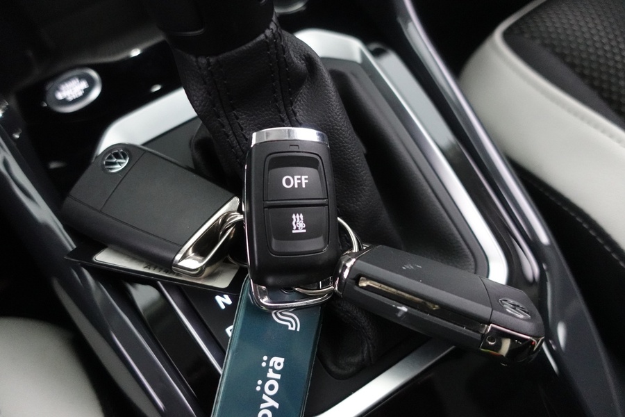 Volkswagen T-Roc vaihtoauto