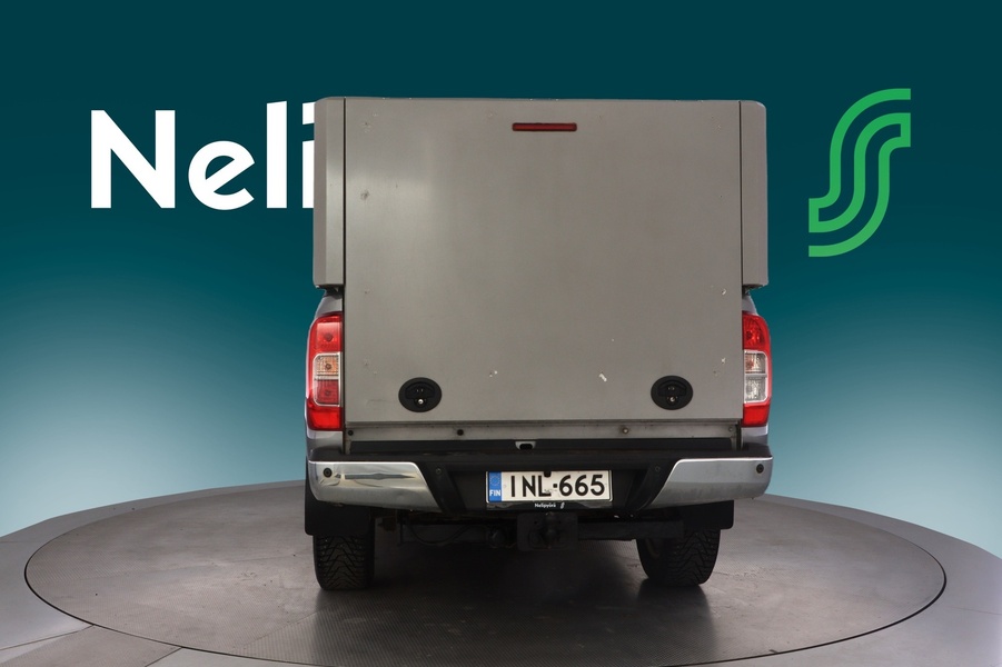 Nissan Navara vaihtoauto