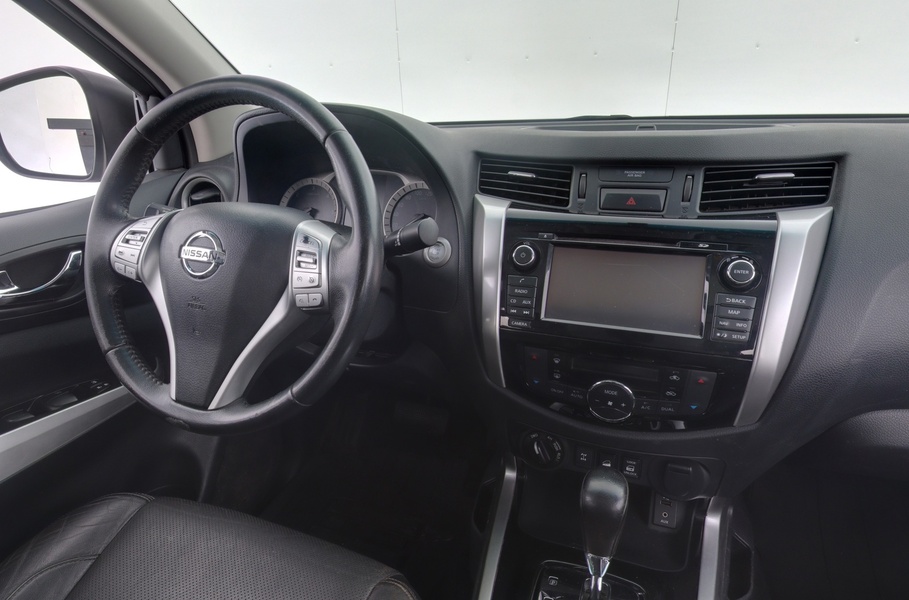 Nissan Navara vaihtoauto