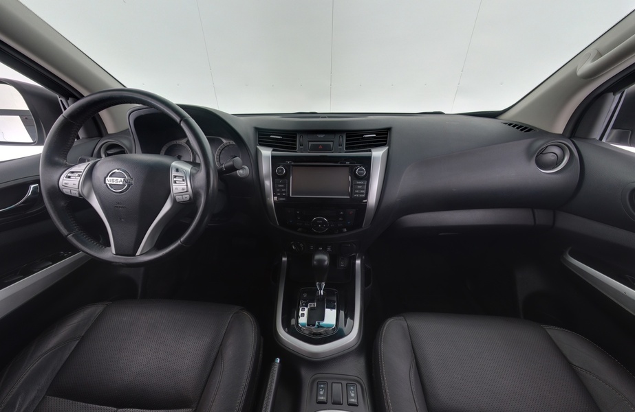 Nissan Navara vaihtoauto