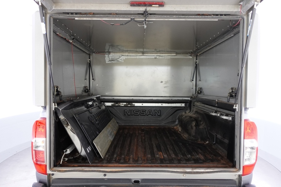 Nissan Navara vaihtoauto