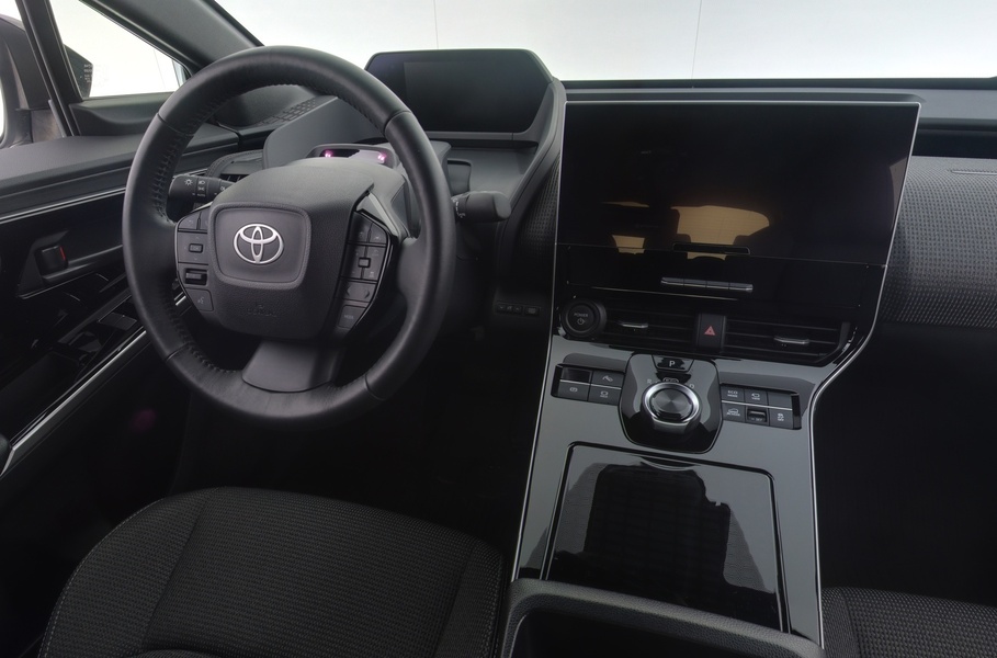 Toyota bZ4X vaihtoauto