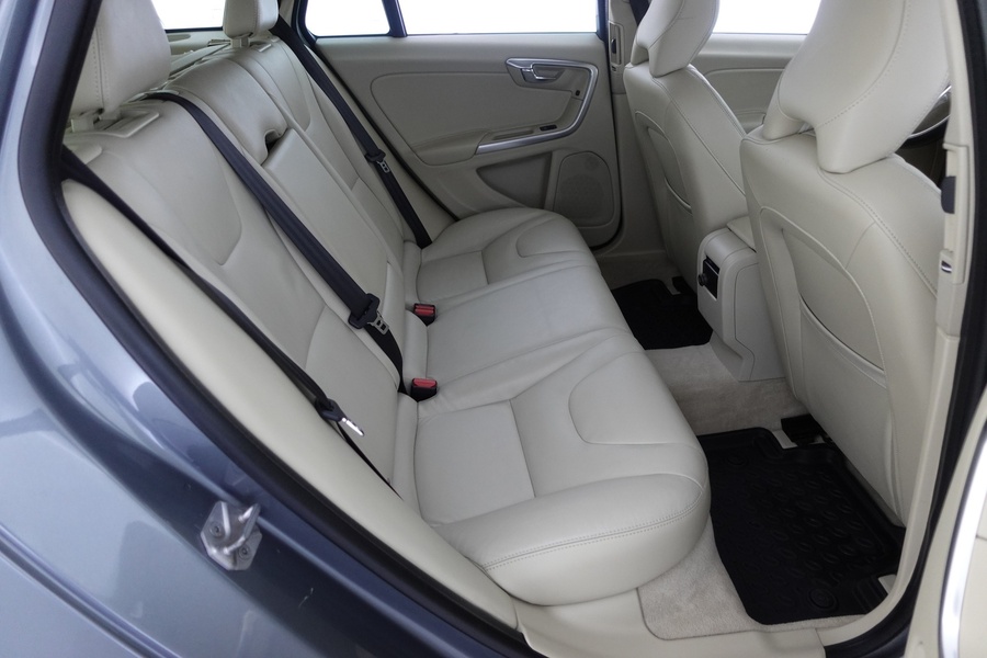 Volvo V60 Cross Country vaihtoauto