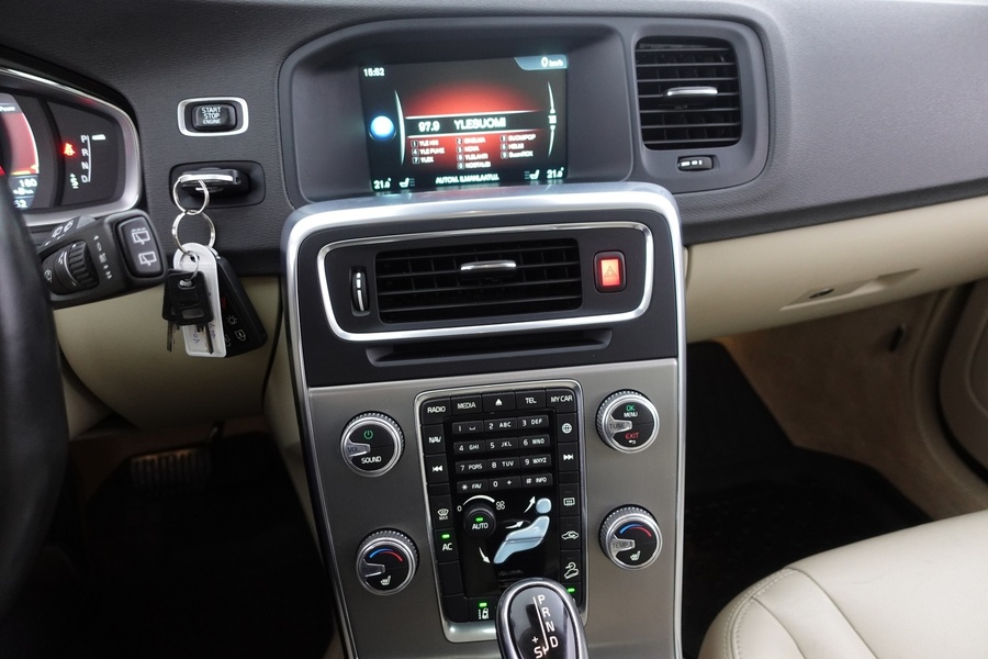 Volvo V60 Cross Country vaihtoauto