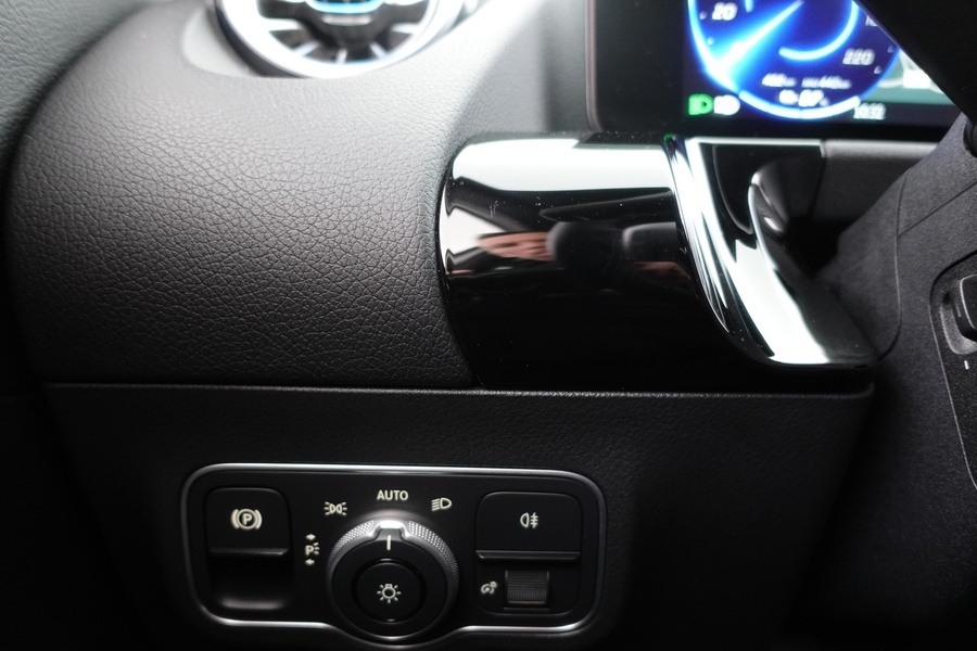 Mercedes-Benz EQA vaihtoauto