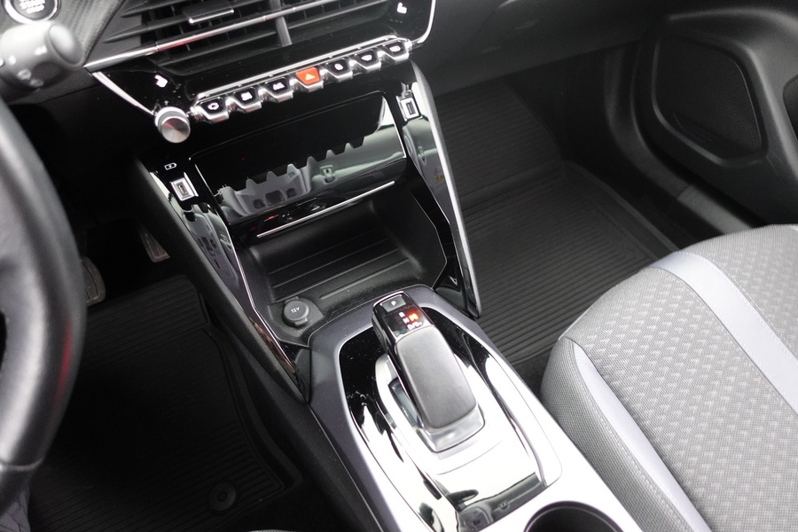 Peugeot e-2008 vaihtoauto