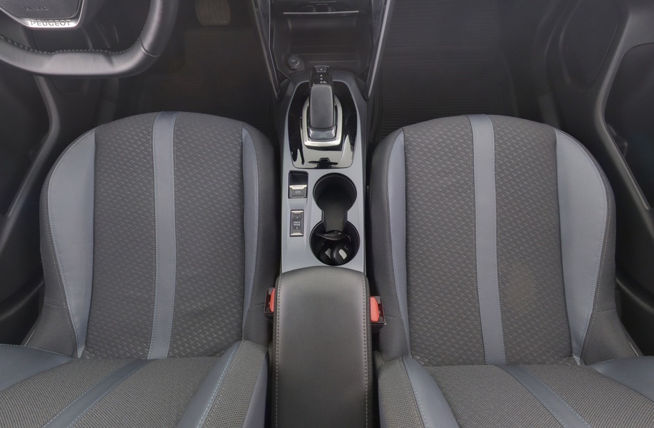 Peugeot e-2008 vaihtoauto