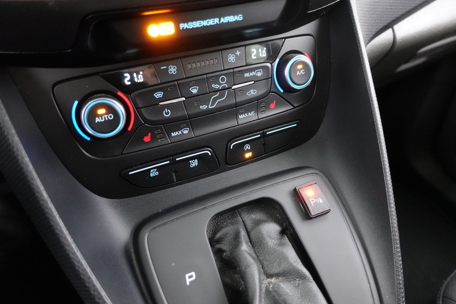 Ford Grand Tourneo Connect vaihtoauto