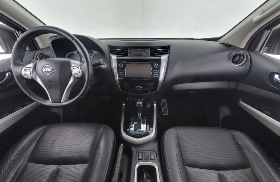 Nissan Navara vaihtoauto