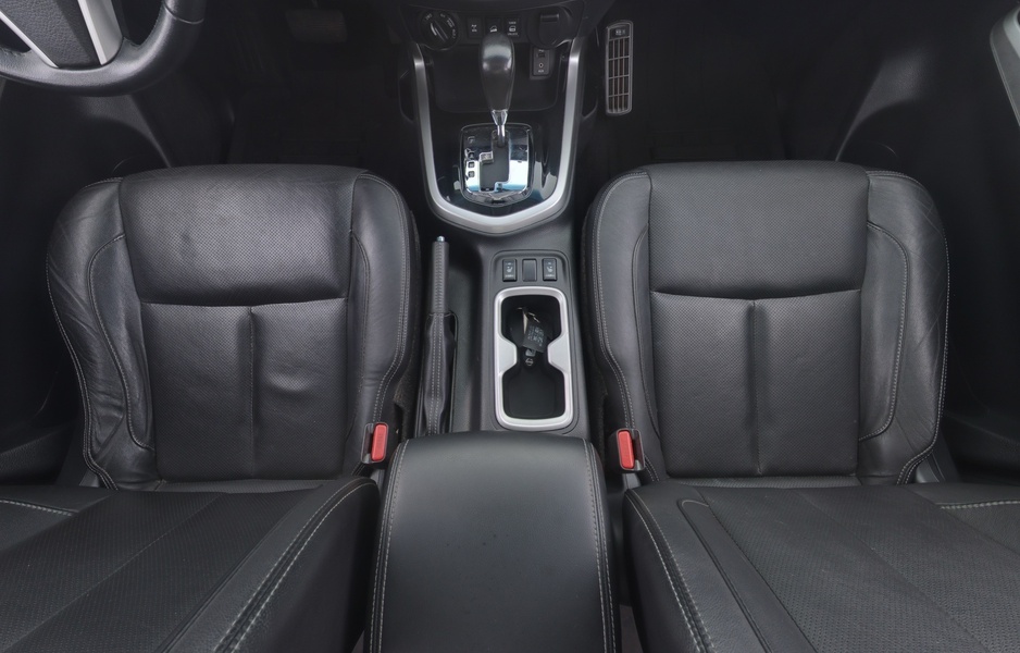 Nissan Navara vaihtoauto