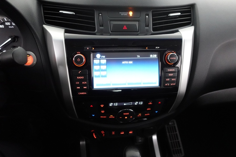 Nissan Navara vaihtoauto