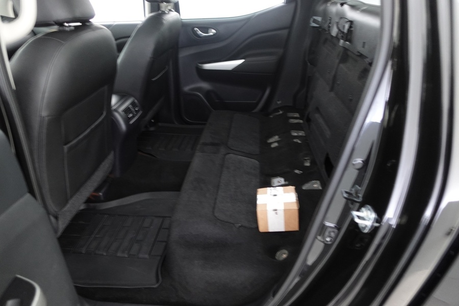 Nissan Navara vaihtoauto