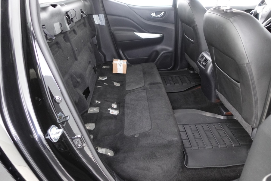 Nissan Navara vaihtoauto