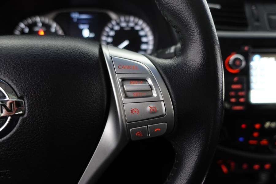 Nissan Navara vaihtoauto