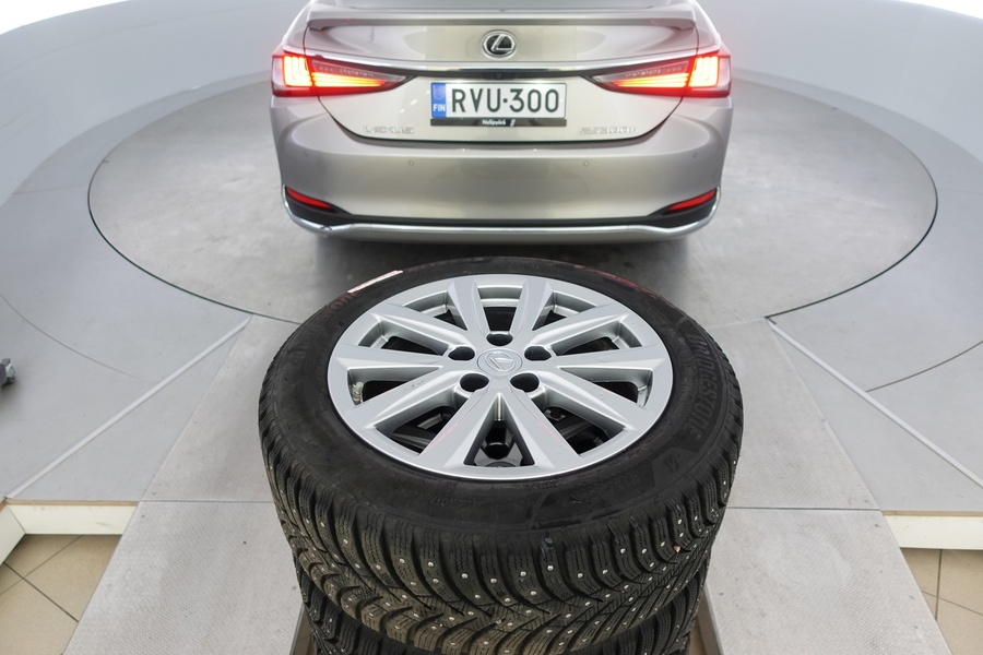 Lexus ES vaihtoauto