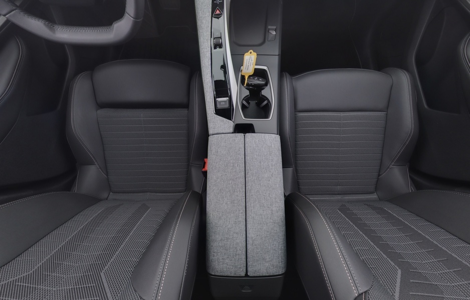 Peugeot E-3008 vaihtoauto