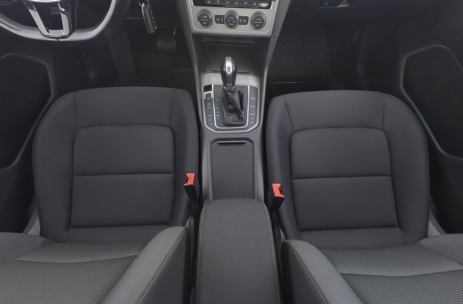 Volkswagen Golf Sportsvan vaihtoauto