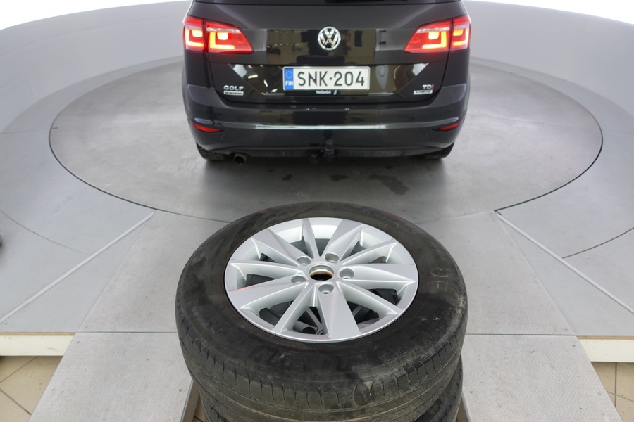 Volkswagen Golf Sportsvan vaihtoauto