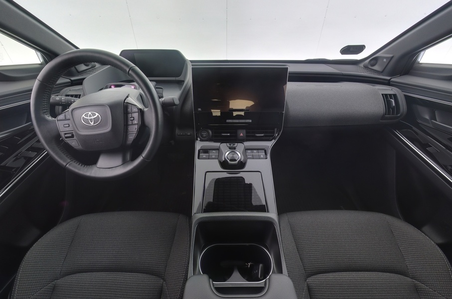 Toyota bZ4X vaihtoauto