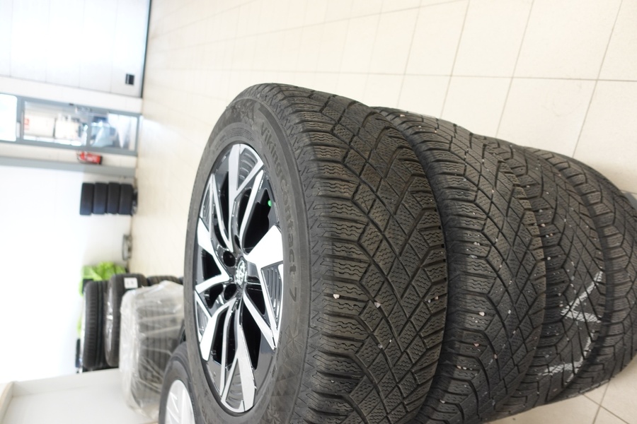 Toyota bZ4X vaihtoauto