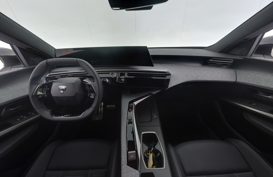 Peugeot E-3008 vaihtoauto