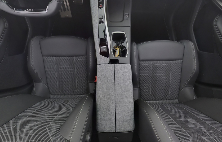 Peugeot E-3008 vaihtoauto