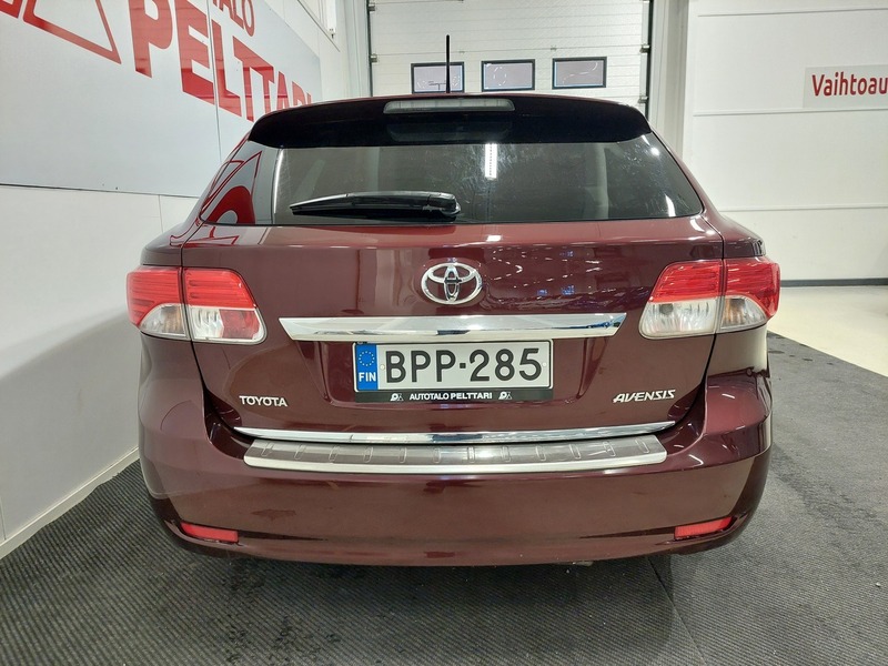 Toyota Avensis vaihtoauto