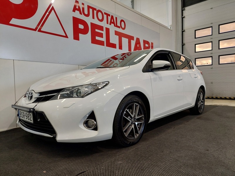 Toyota Auris vaihtoauto