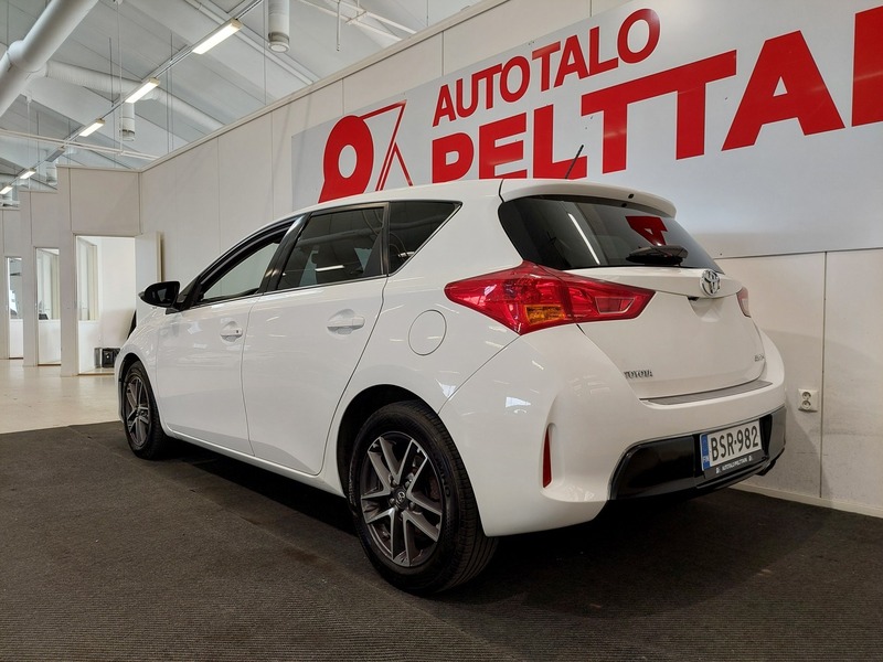 Toyota Auris vaihtoauto