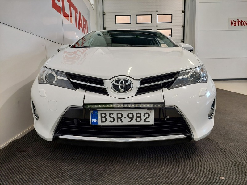 Toyota Auris vaihtoauto