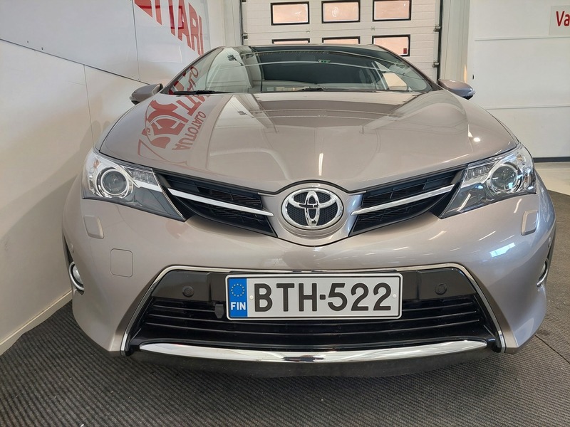 Toyota Auris vaihtoauto