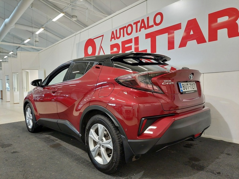 Toyota C-HR vaihtoauto