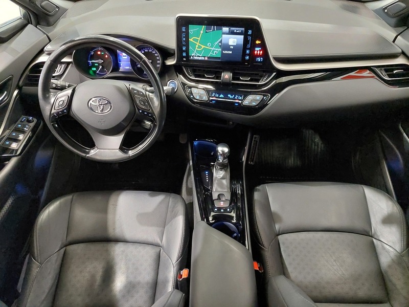 Toyota C-HR vaihtoauto